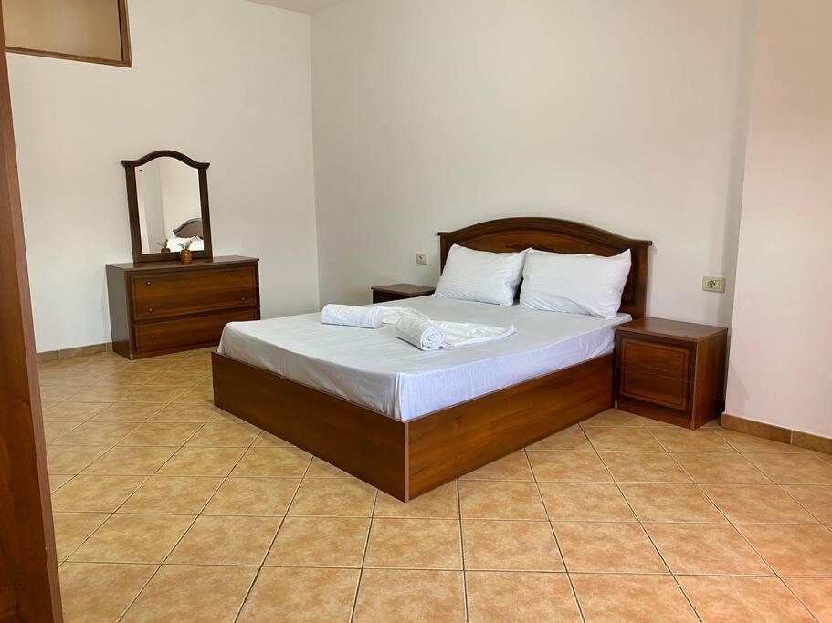 Roel Apartments Shkodra Center Esterno foto