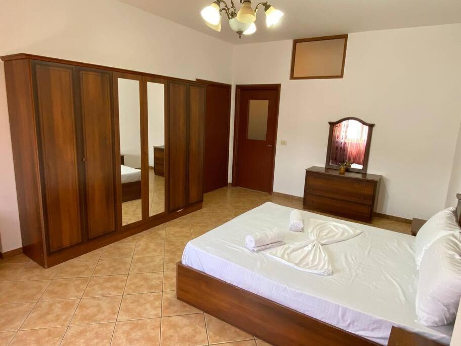 Roel Apartments Shkodra Center Esterno foto